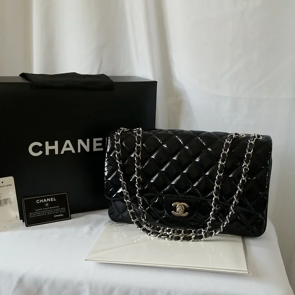 CHANEL Classic Flap Quilted Patent Bag. - Picture 12 of 16